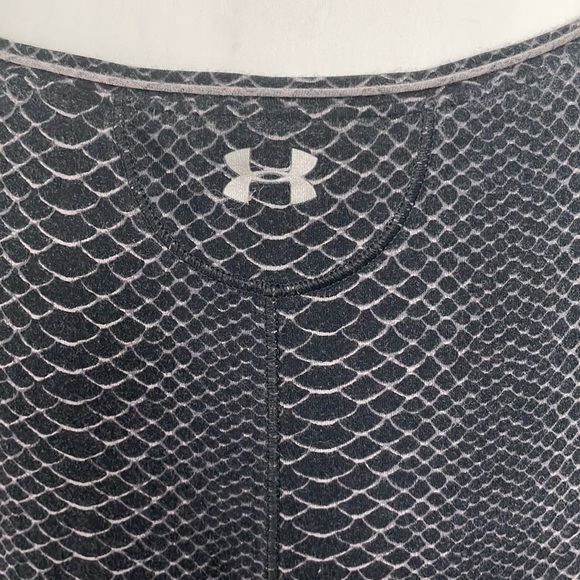 Under Armour women’s long sleeve black snake print top - Picture 6 of 6